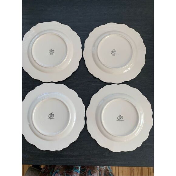 222 Fifth Set of 4 dinner plates in the elegant Damask pattern Black, White - Picture 10 of 11